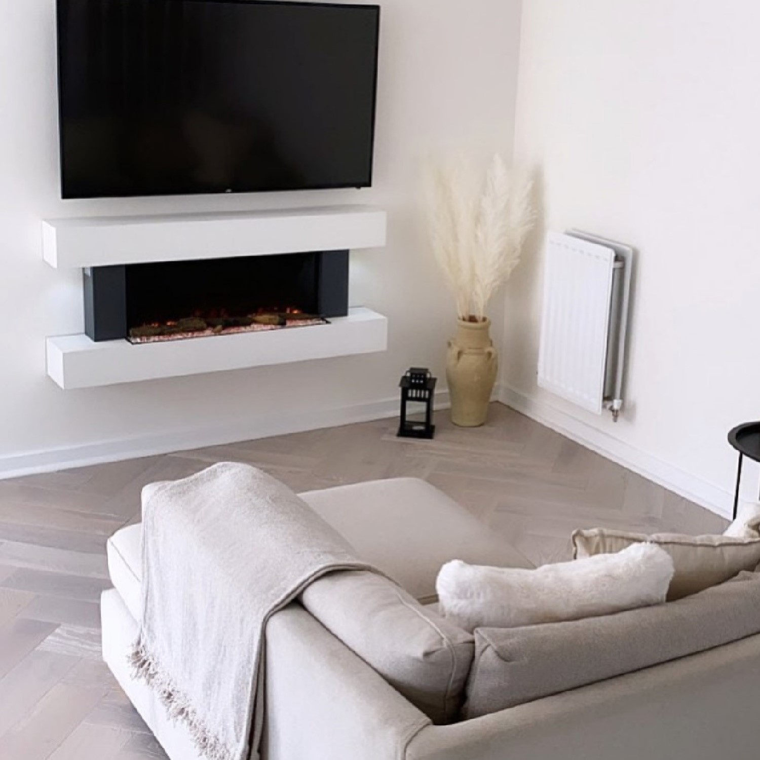 Amberglo White Wall Mounted Electric Fireplace Suite With Log