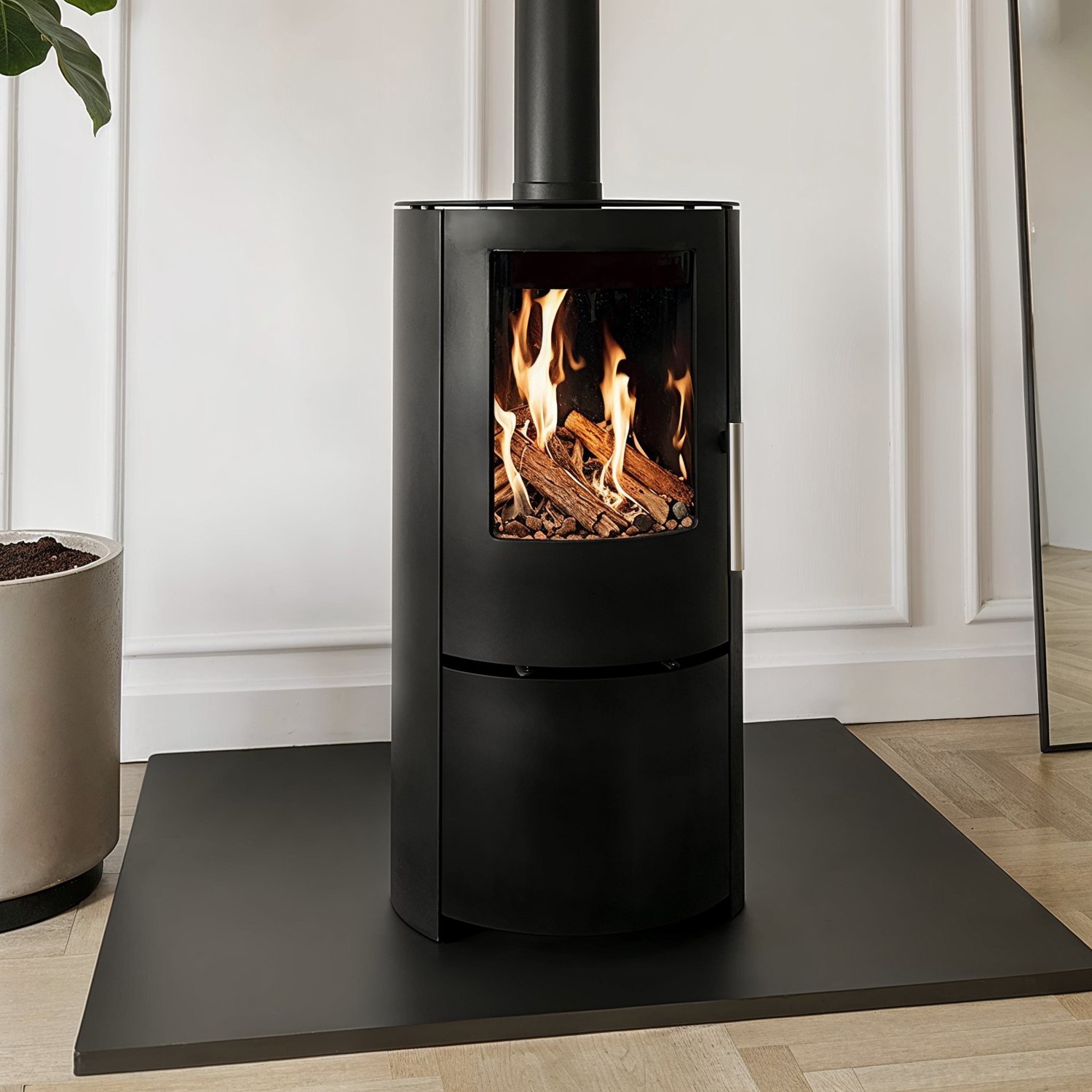 Amberglo Round Cast Iron 5Kw Log Burning Multi-Fuel Stove In  AGL070