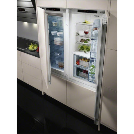 AEG AGN71200F0 Frost Free 1.2m Tall In-column Integrated Freezer