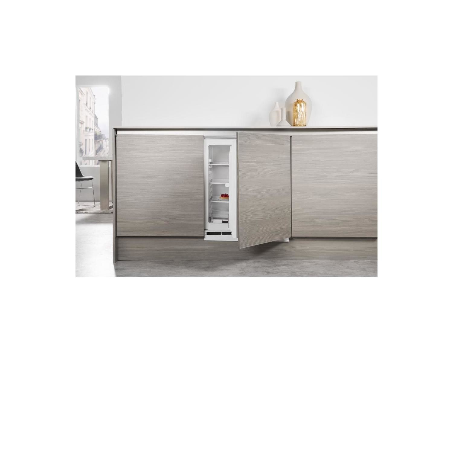 Whirlpool ARG146ALA Larder Fridge 146 Litre Integrated Under Counter