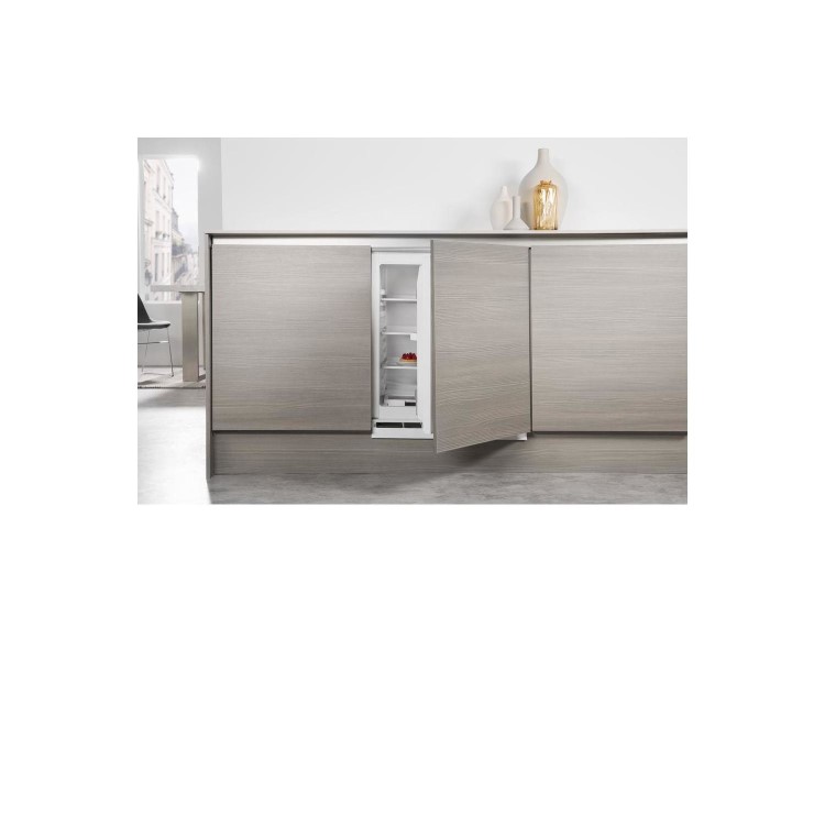 GRADE A2 - Whirlpool ARG146ALA Larder Fridge 146 Litre Integrated Under Counter Fridge