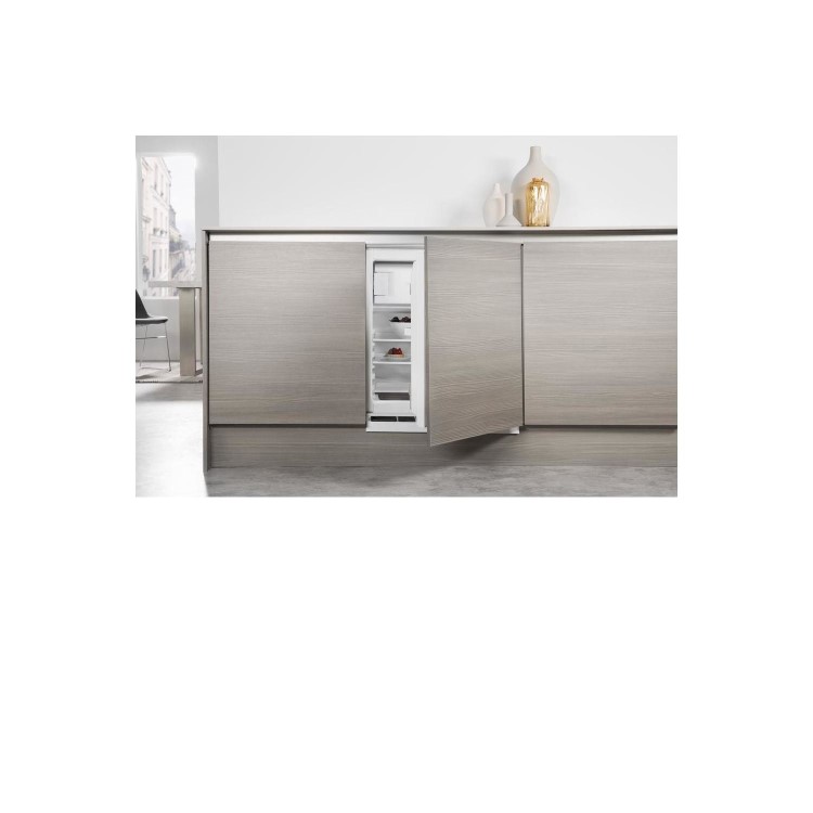 GRADE A2 - Whirlpool ARG146ALA Larder Fridge 146 Litre Integrated Under Counter Fridge