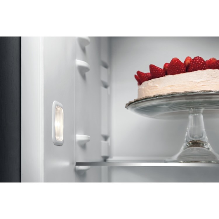 Whirlpool 314 Litre In-column Integrated Fridge