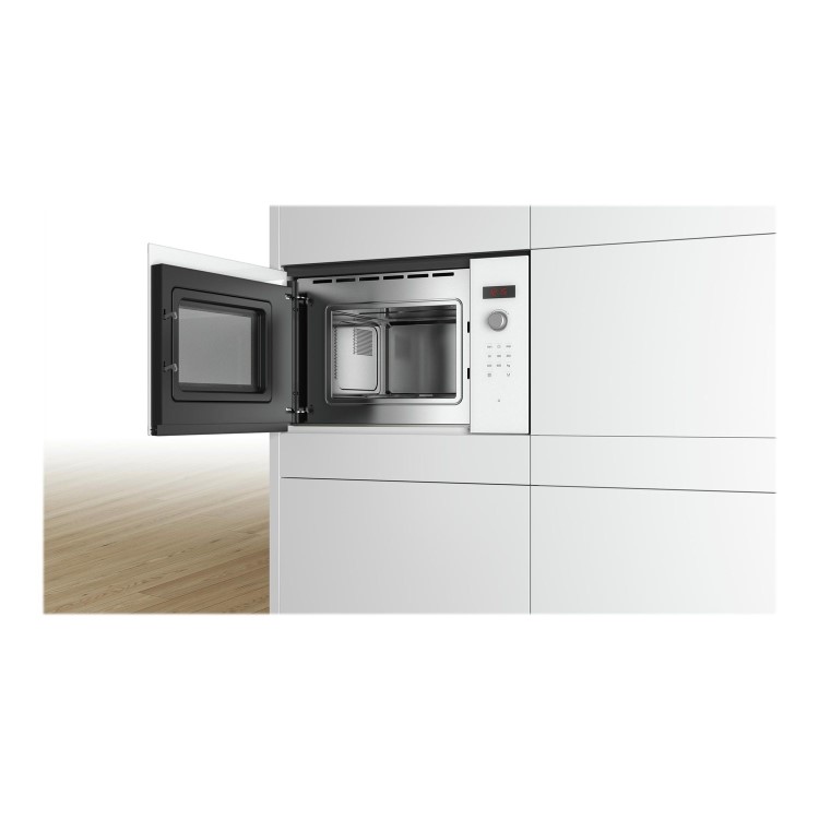 Refurbished Bosch Serie 4 BFL523MW0B Built In 20L 800W Microwave Oven White