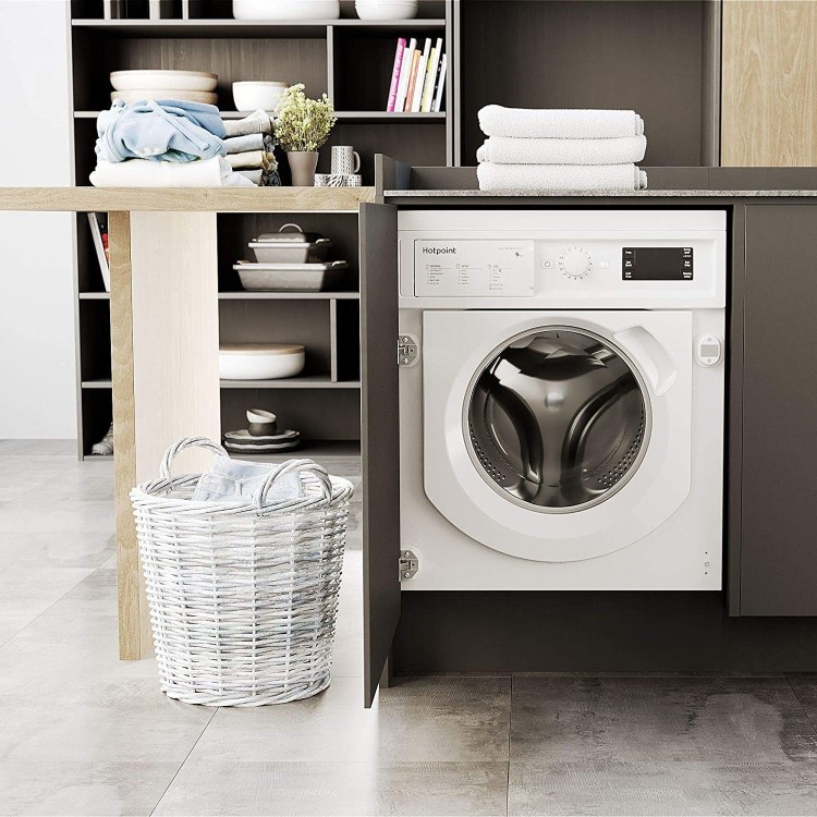 Refurbished Hotpoint BIWMHG91484 Integrated 9KG 1400 Spin Washing Machine White