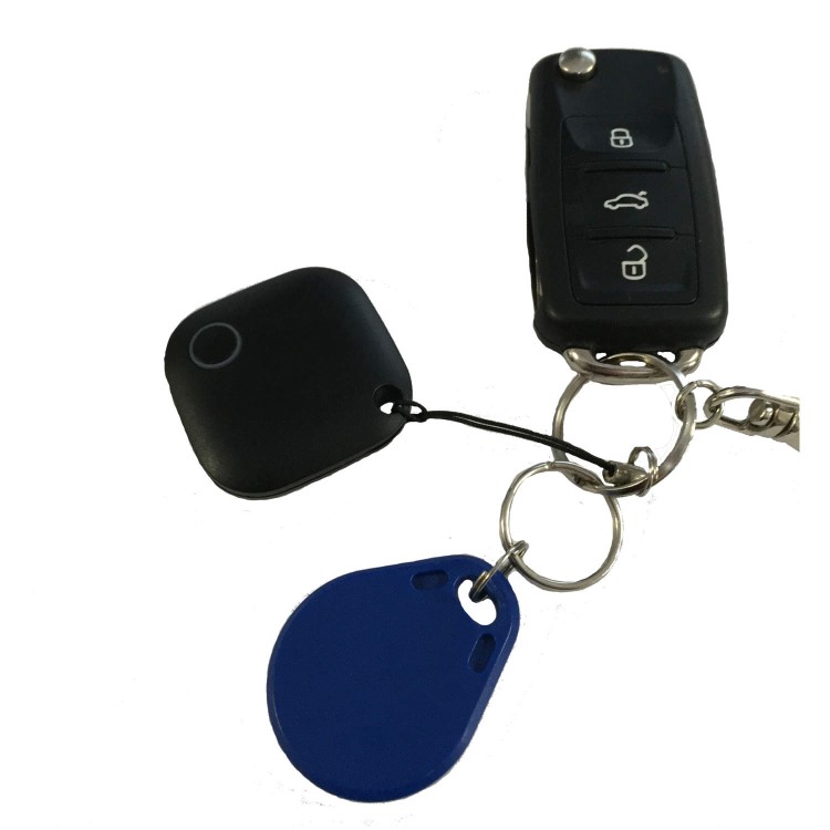 iQ Bluetooth Tracker & Locator In Black  - 5 Pack