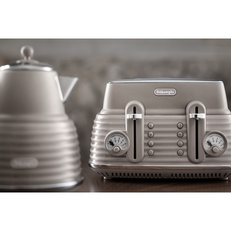 Delonghi Scolpito Kettle and Toaster Set - Beige