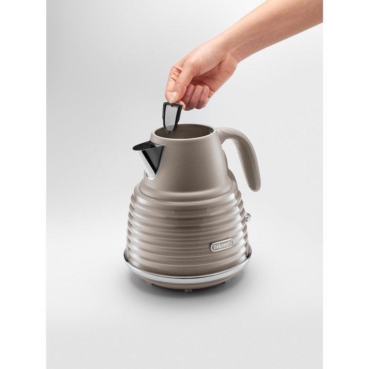 Refurbished Delonghi Scolpito 1.5L Kettle Beige