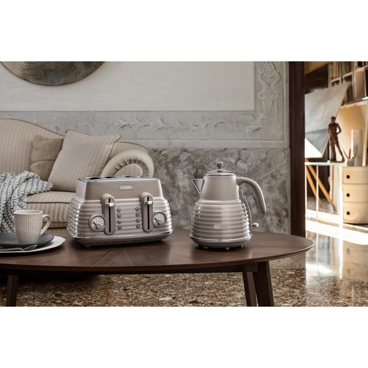 Refurbished Delonghi Scolpito 1.5L Kettle Beige