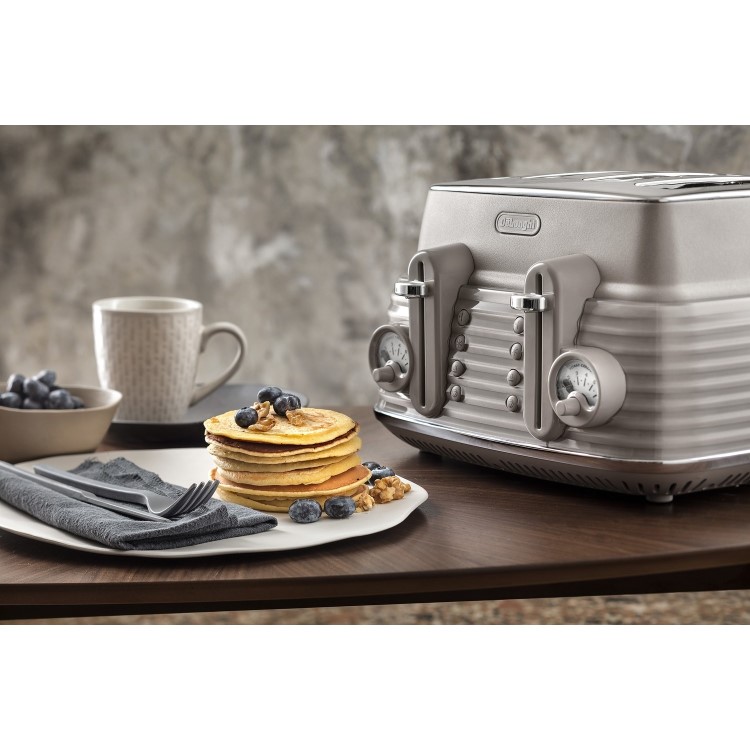 Delonghi Scolpito Kettle and Toaster Set - Beige