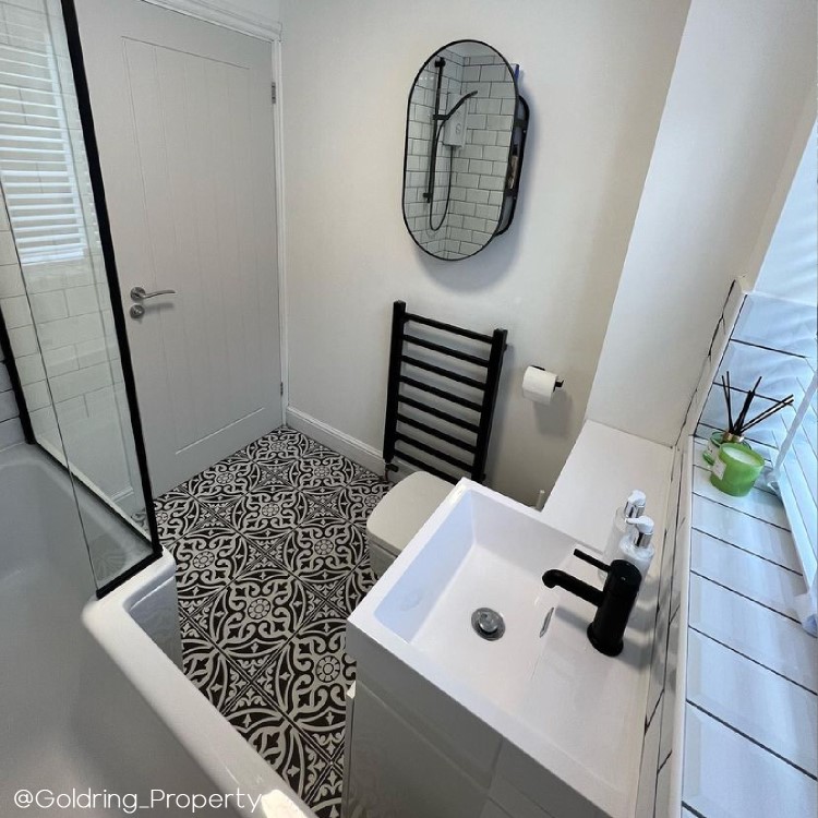 ALMOST PERFECT - Black Towel Radiator 800 x 500mm - Sonoran