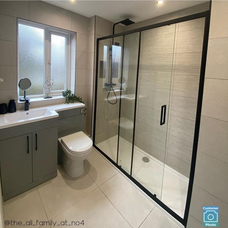 1700mm Black Sliding Door Shower Enclosure 8mm Glass - Pavo