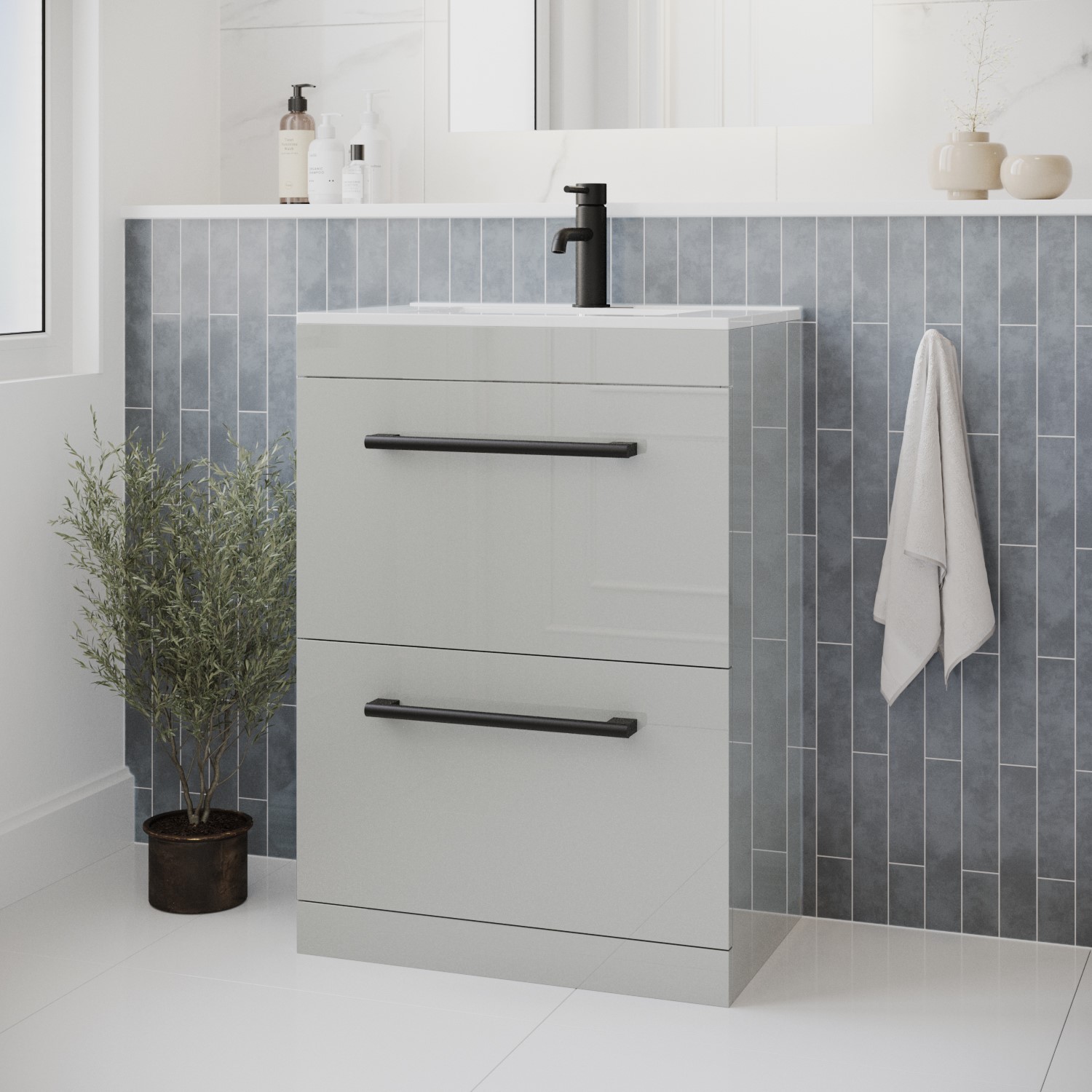 600mm Grey Floorstanding Vanity Unit with Basin and Black Handle - Ashford
