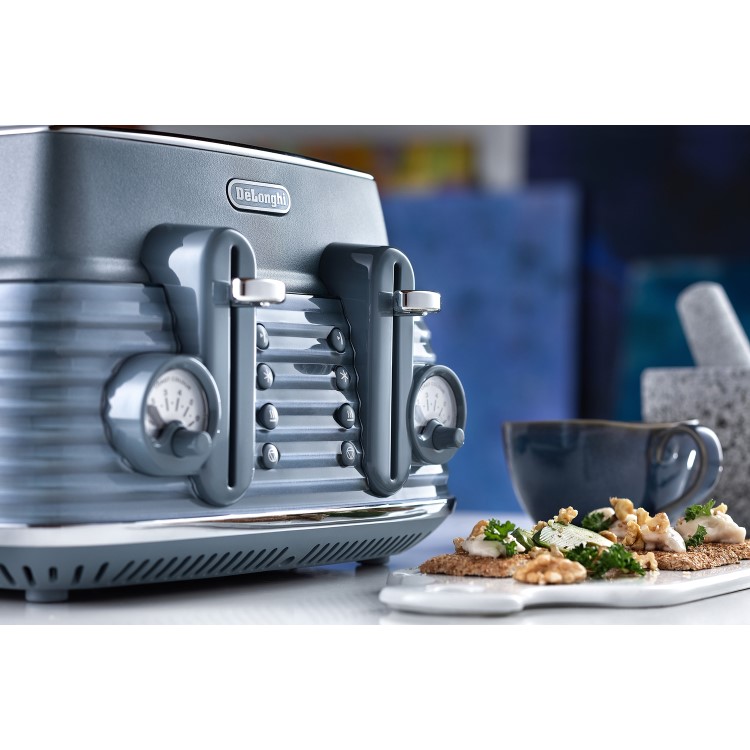 Delonghi Scolpito Kettle and Toaster Set - Azure Blue