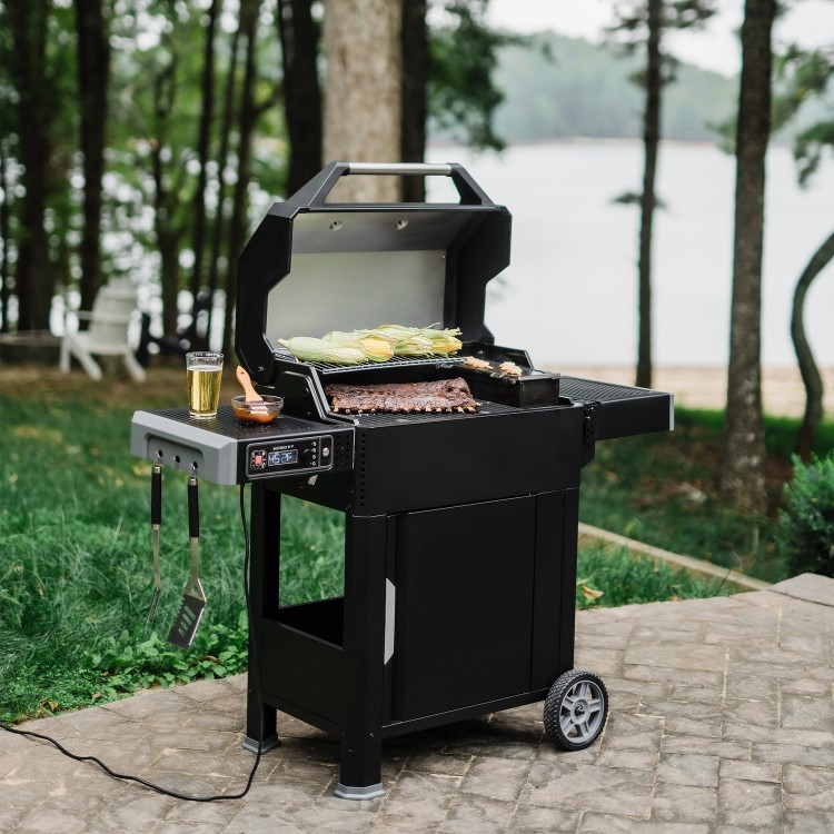 Masterbuilt AutoIgnite Series 545 Charcoal BBQ Grill with Starter Pack