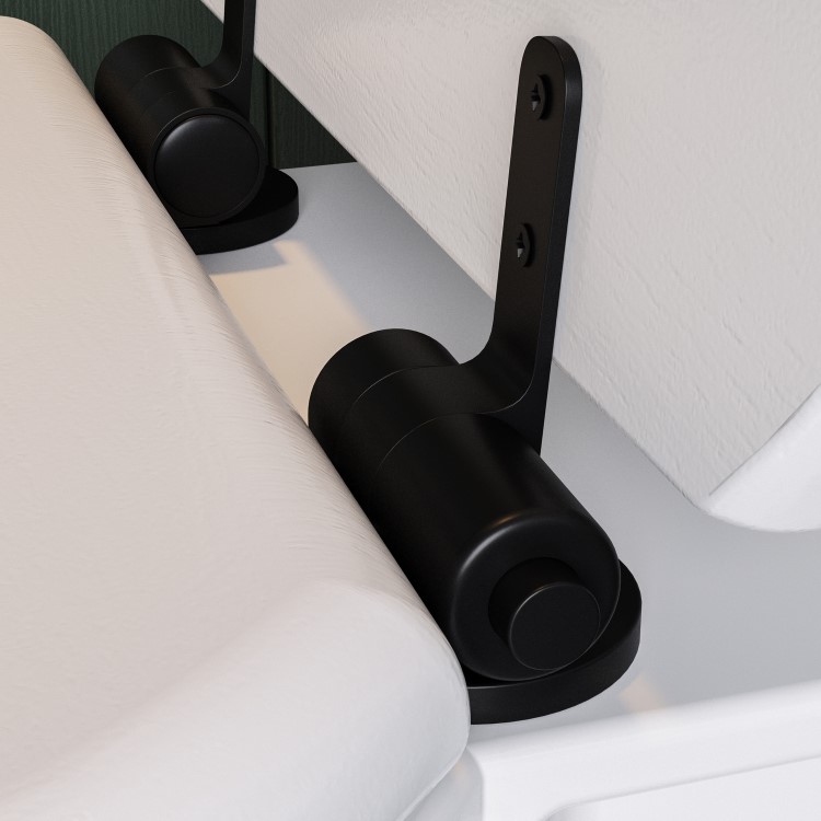 Traditional Close Coupled Toilet with Wooden Soft Close Seat & Matt Black Handle - Park Royal