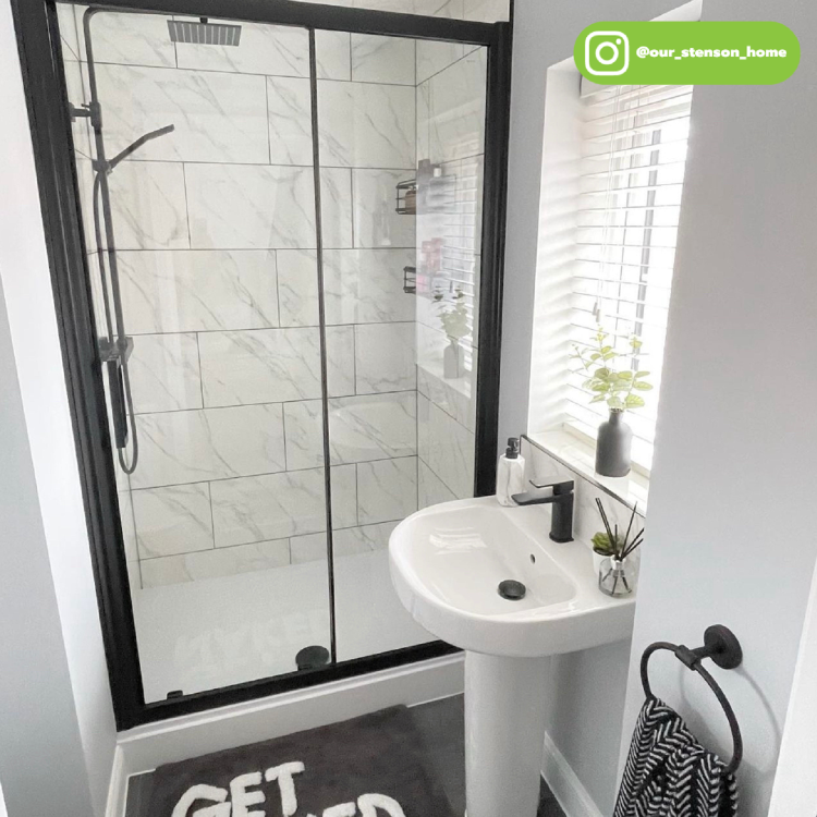 1000mm Black Sliding Door Shower Enclosure 8mm Glass - Pavo