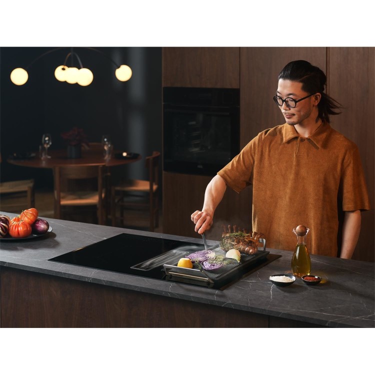 Refurbished AEG CDE84543FB 83cm 4 Zone Venting Induction Hob With Double Bridge Zones Duct Out Only Black