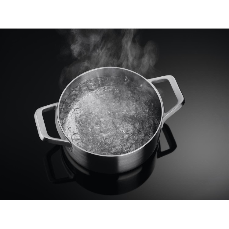 Refurbished AEG CDE84543FB 83cm 4 Zone Venting Induction Hob With Double Bridge Zones Duct Out Only Black