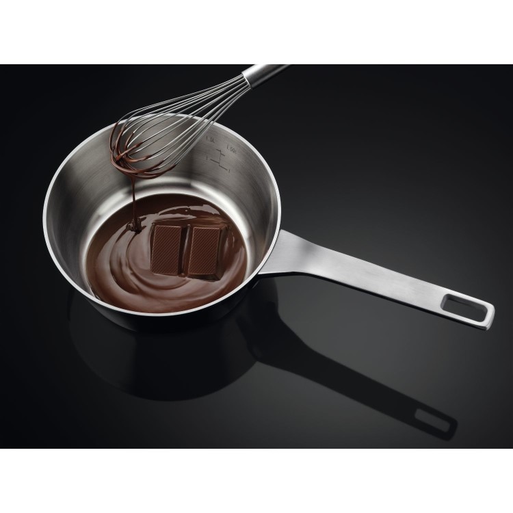 AEG 6000 SteamBake 60cm Electric Induction Cooker - Black