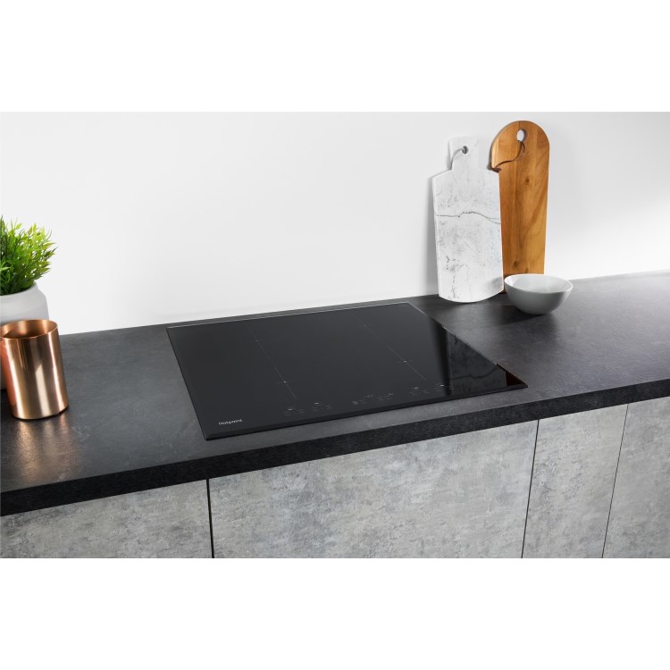 GRADE A2 - Hotpoint CID740B Four Zone 70cm Induction Hob Black