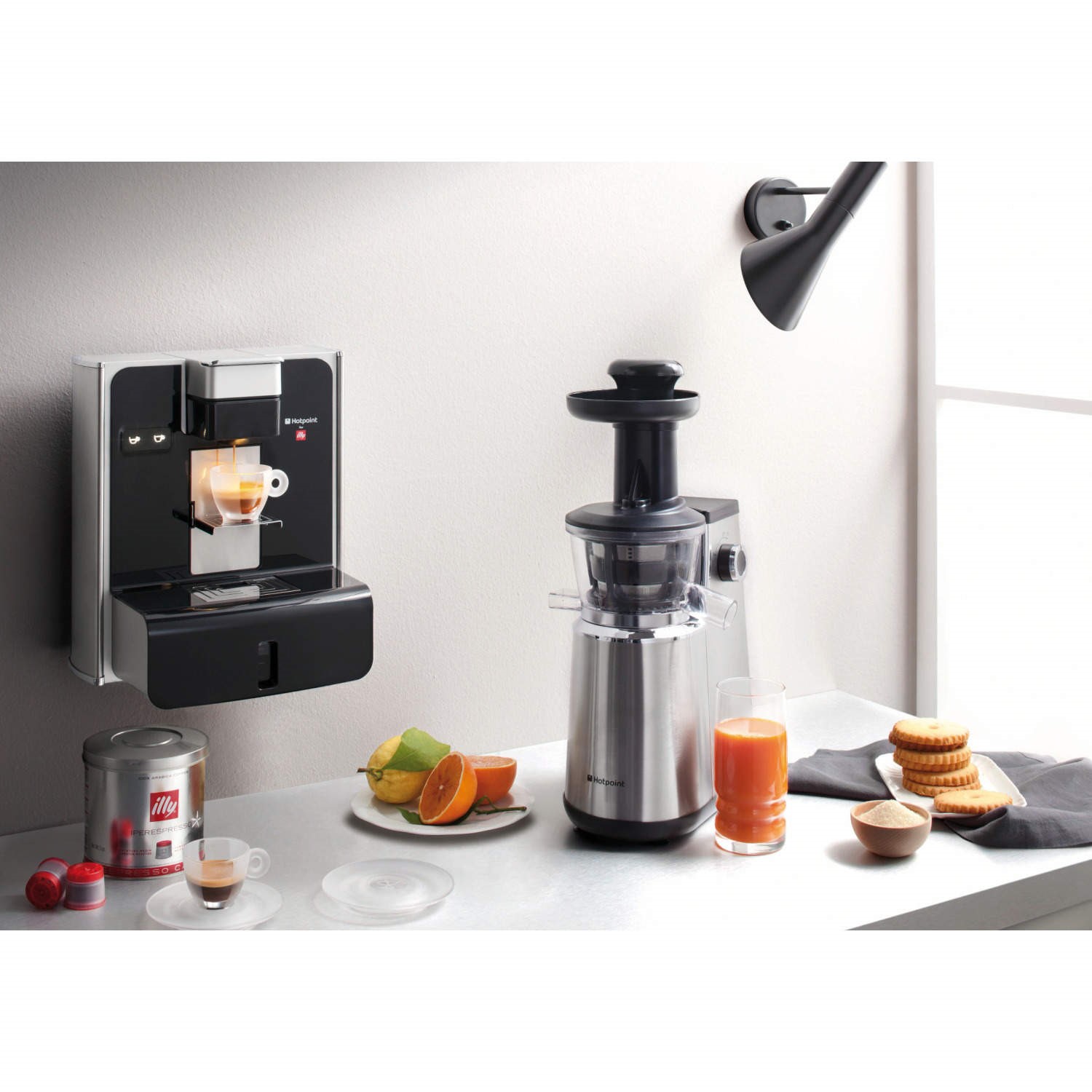 Hotpoint CMHPCHX0 UP Espresso Coffee Machine Black Appliances Direct