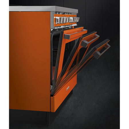Smeg Portofino 90cm Pyrolytic Induction Range Cooker - Orange