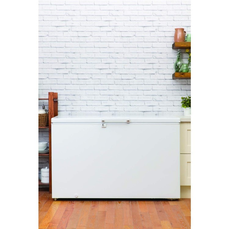 Hotpoint CS1A400FMH Freestanding Freezer in White