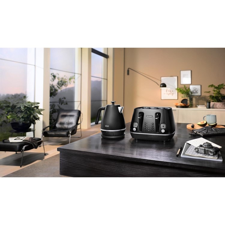 Delonghi CTIN4003.BK Distinta X 4 Slice Toaster - Matte Black