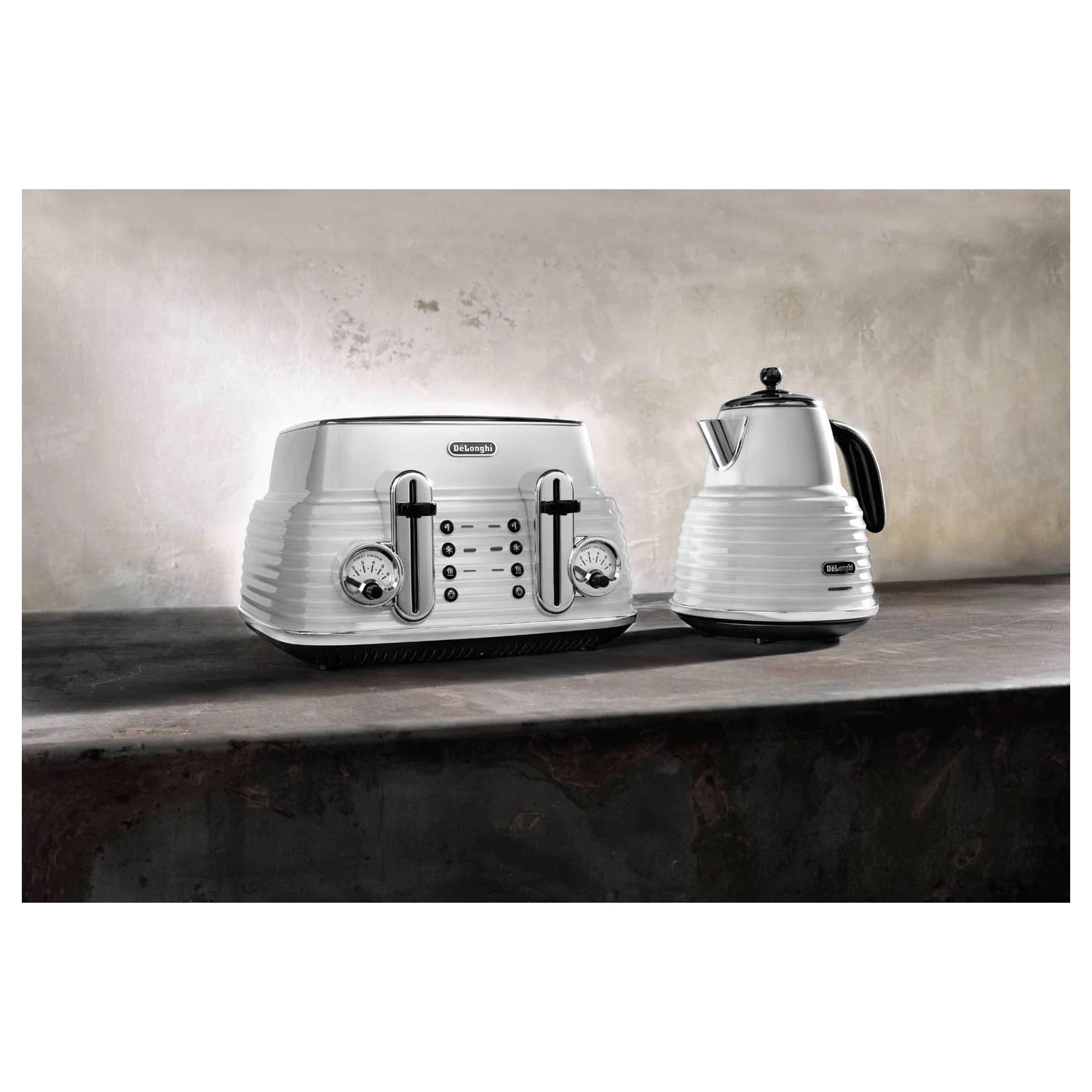Delonghi scultura kettle and toaster hotsell
