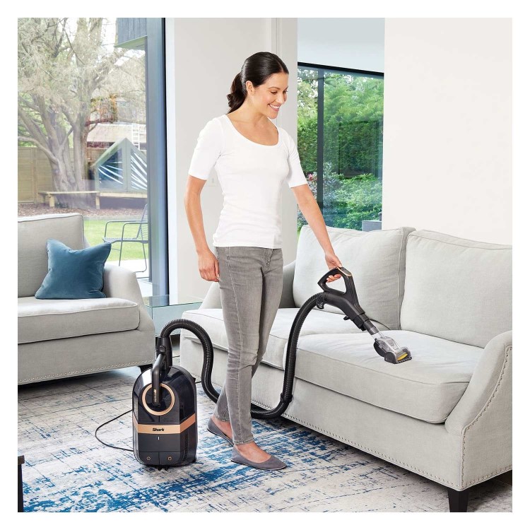 Shark Anti Hair Wrap DuoClean Dynamic Technology TruePet Cylinder Vacuum Cleaner - Black