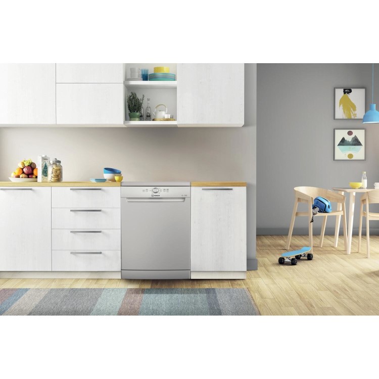 Refurbished Indesit Fast&Clean D2FHK26SUK 14 Place Freestanding Dishwasher Silver