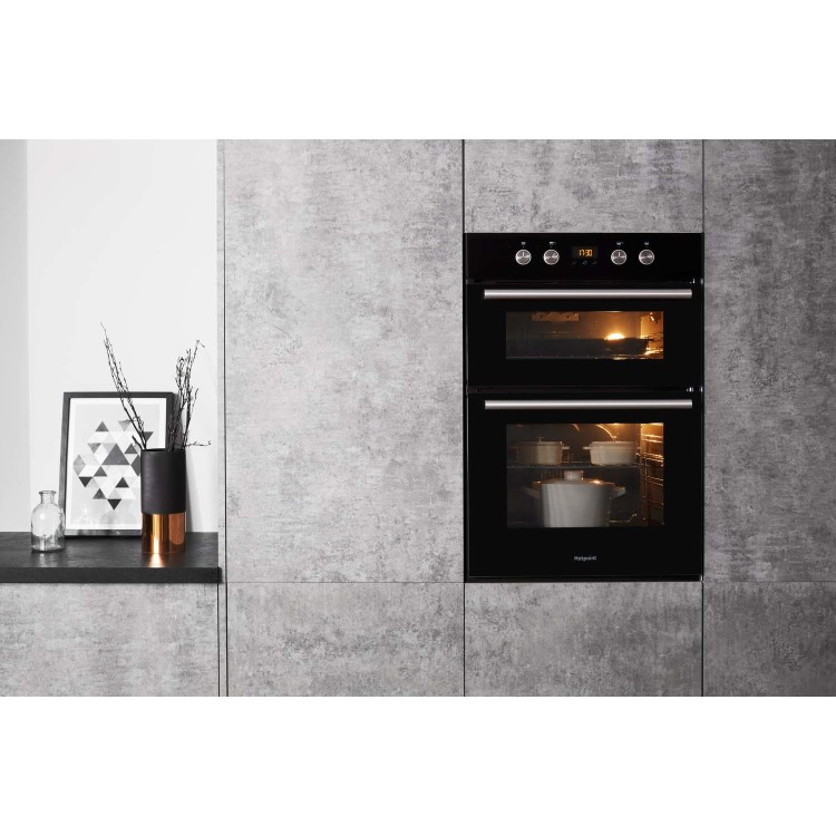 Refurbished Hotpoint DD2844CBL 60cm Single Built In Electric Oven Black