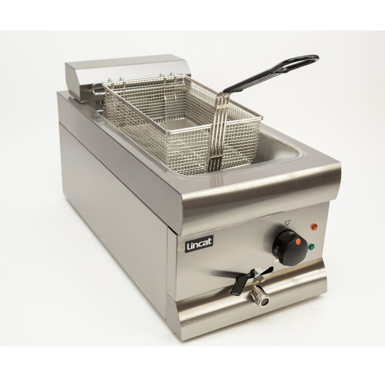 Lincat DF33 Silverlink 600 Single Tank Countertop Fryer - 1 Basket, 7.5 Ltr, Plug in