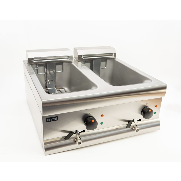 Lincat DF66 Silverlink 600 Twin Tank Countertop Fryer - 2 Baskets, 2 x 9 Ltr, Plug in