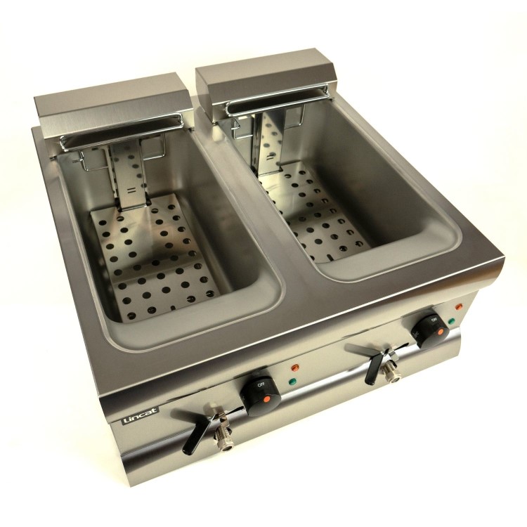 Lincat DF66 Silverlink 600 Twin Tank Countertop Fryer - 2 Baskets, 2 x 9 Ltr, Plug in