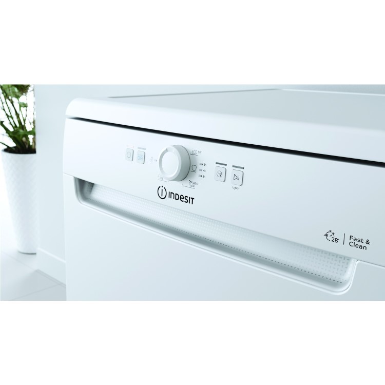 Indesit DFE1B19 13 Place Freestanding Dishwasher With 28 Min Quick Cycle - White