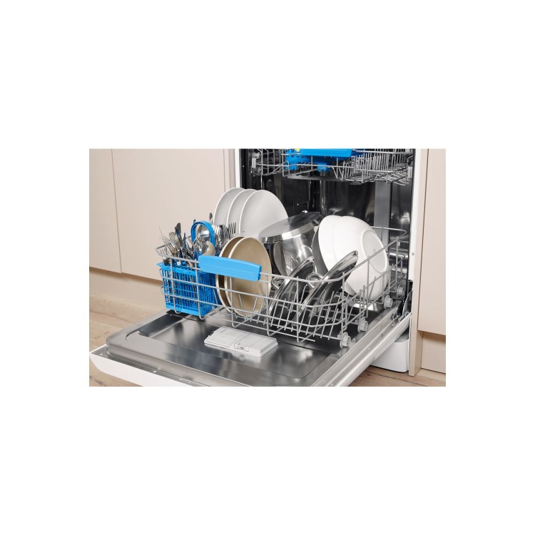 Indesit DFP27T96Z Extra DFP27T94Z 14 Place Freestanding Dishwasher with Quick Wash - White