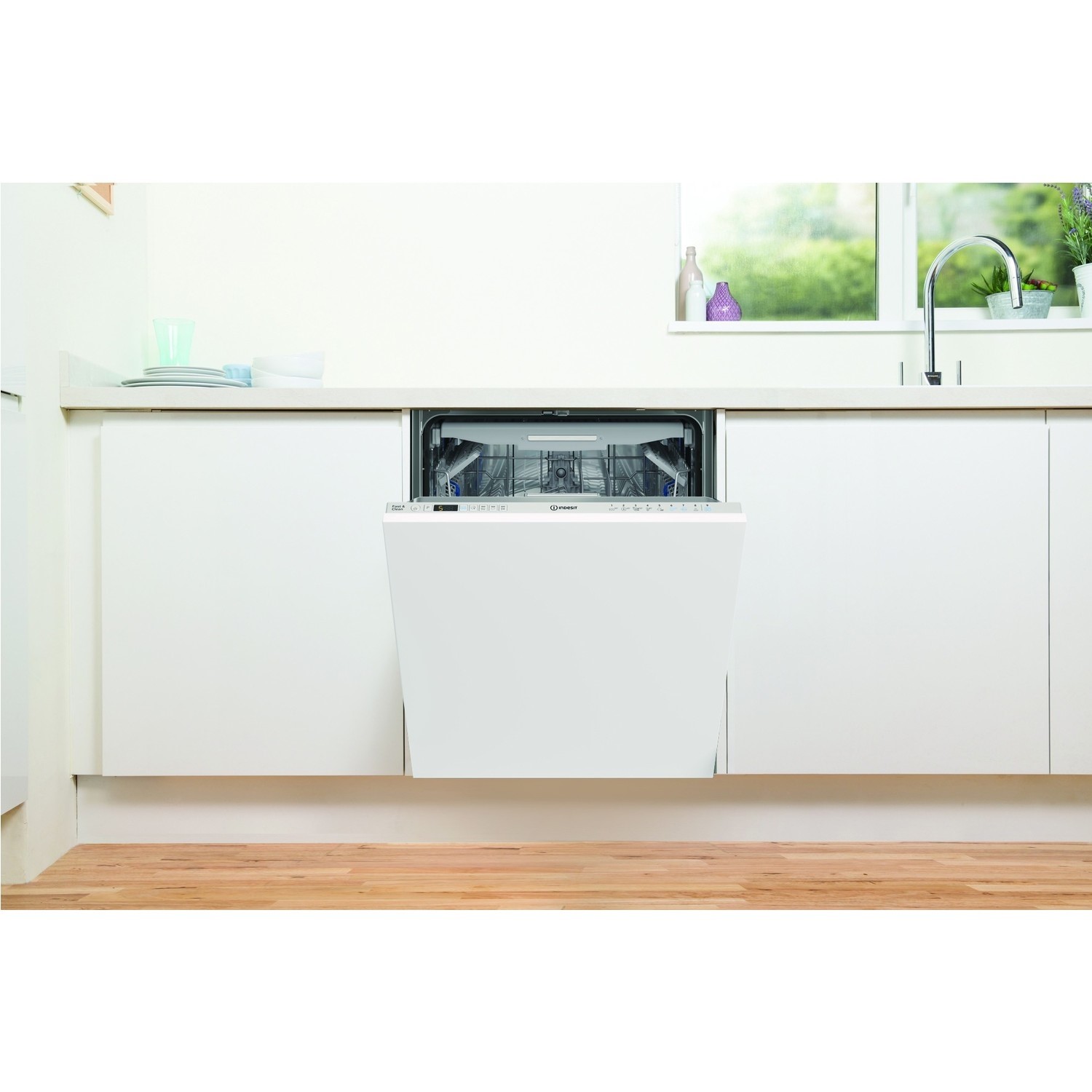 Indesit DIO3T131FE 14 Place Fully Integrated Dishwasher With Cutlery