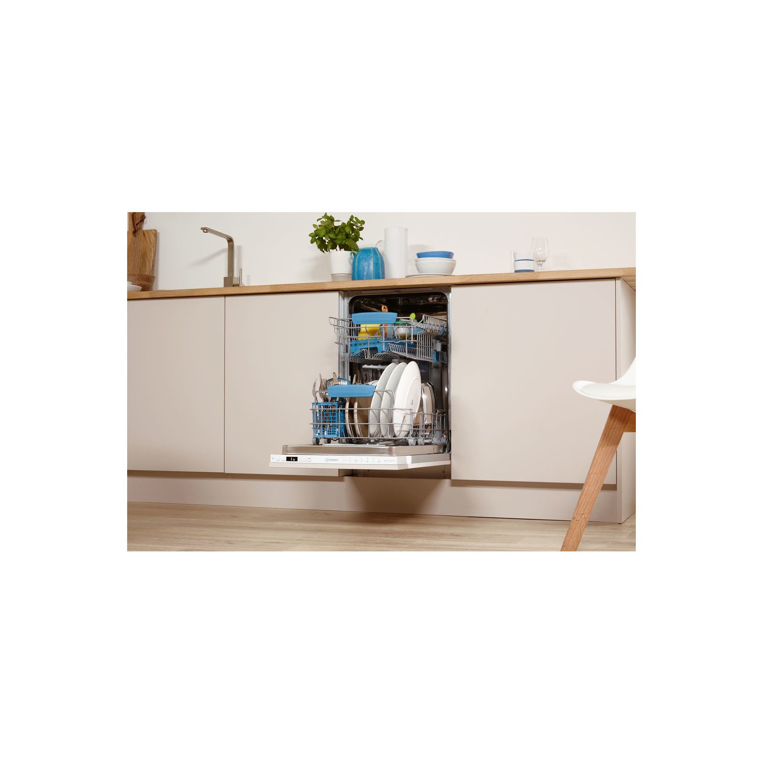 Indesit DISR57M96Z Slimline 10 Place Fully Integrated Dishwasher