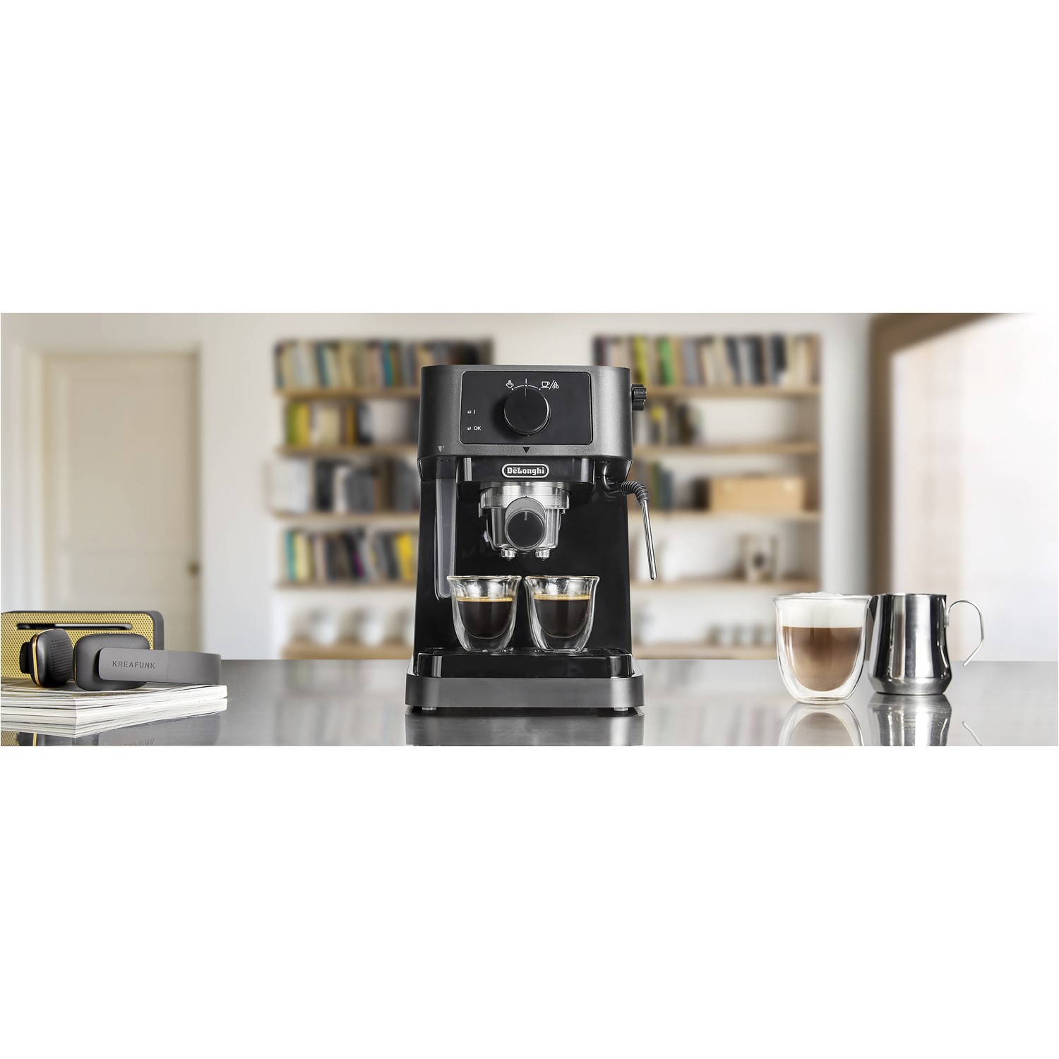 Delonghi Stilosa Manual Espresso Freestanding Coffee Machine with Milk
