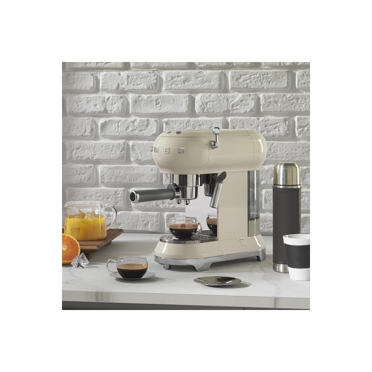 Refurbished Smeg ECF01CRUK Retro Style Espresso Machine Cream