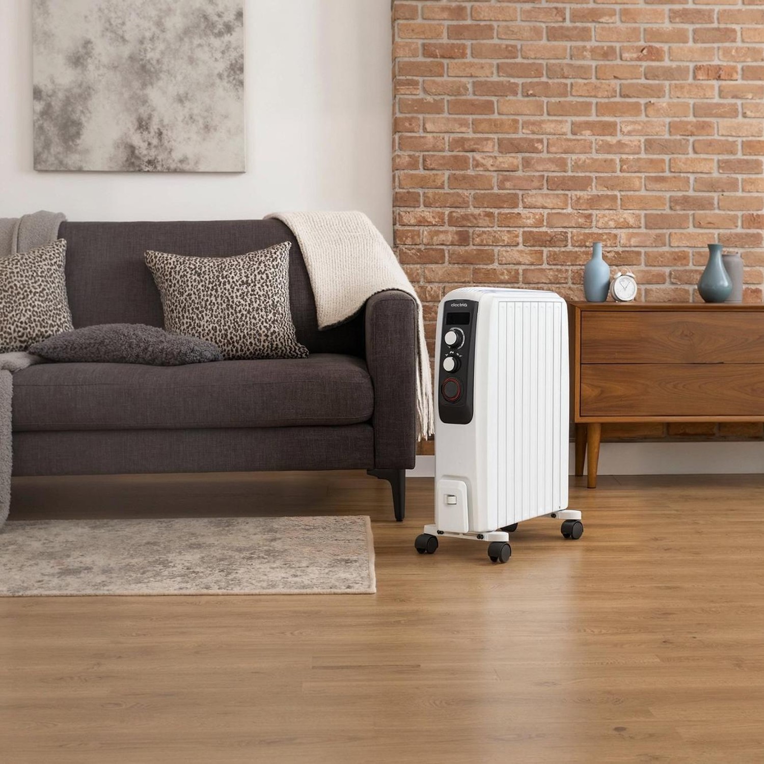 Tariq Radiator electriQ 2000W Oil Filled Radiator with Thermostat and 24 hr Timer ...