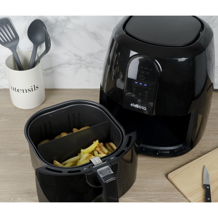 electriQ Digital Health Air Fryer XXL 5.2L 1800W with Digital Controls and Divider