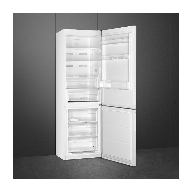 Refurbished Smeg FC18EN1W Freestanding 302 Litre 60/40 Fridge Freezer White