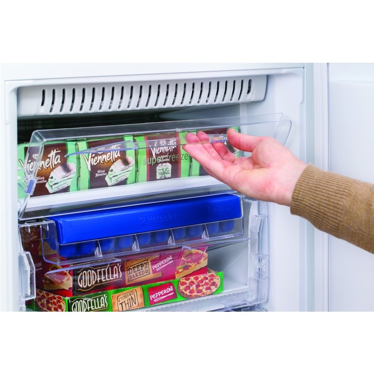 GRADE A3 - Hotpoint FFAA52P Frost Free Ice Diamond Freestanding Fridge Freezer Polar White