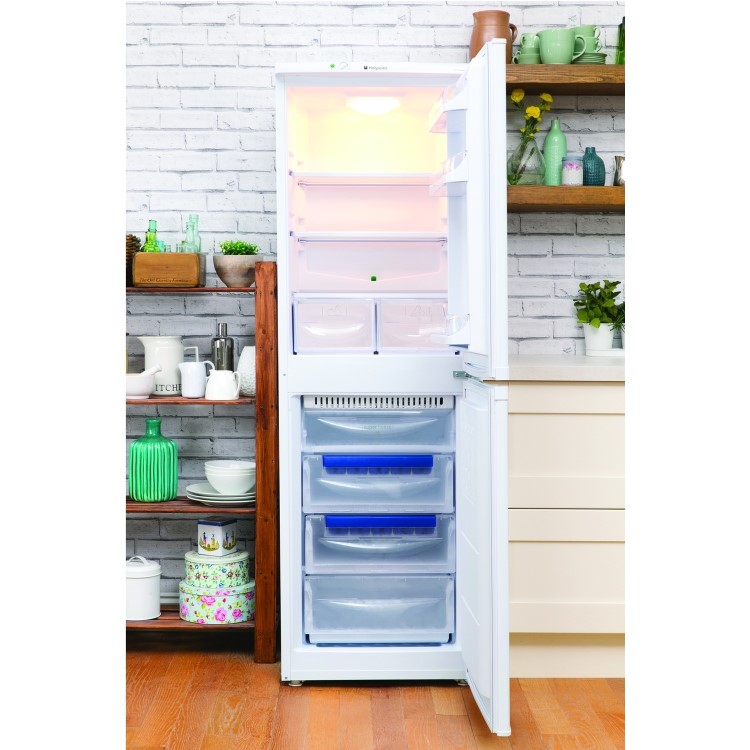 GRADE A3 - Hotpoint FFAA52P Frost Free Ice Diamond Freestanding Fridge Freezer Polar White