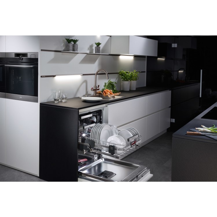 GRADE A1 - AEG FSS62800P Comfort Lift 13 Place Fully Integrated Dishwasher