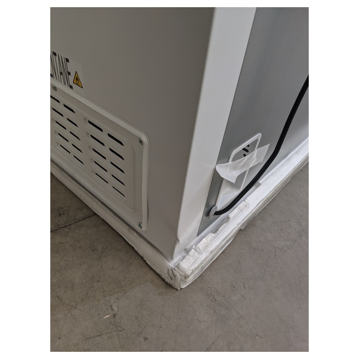 Refurbished Hisense FT247D4AWYLE Freestanding 190 Litre Chest Freezer