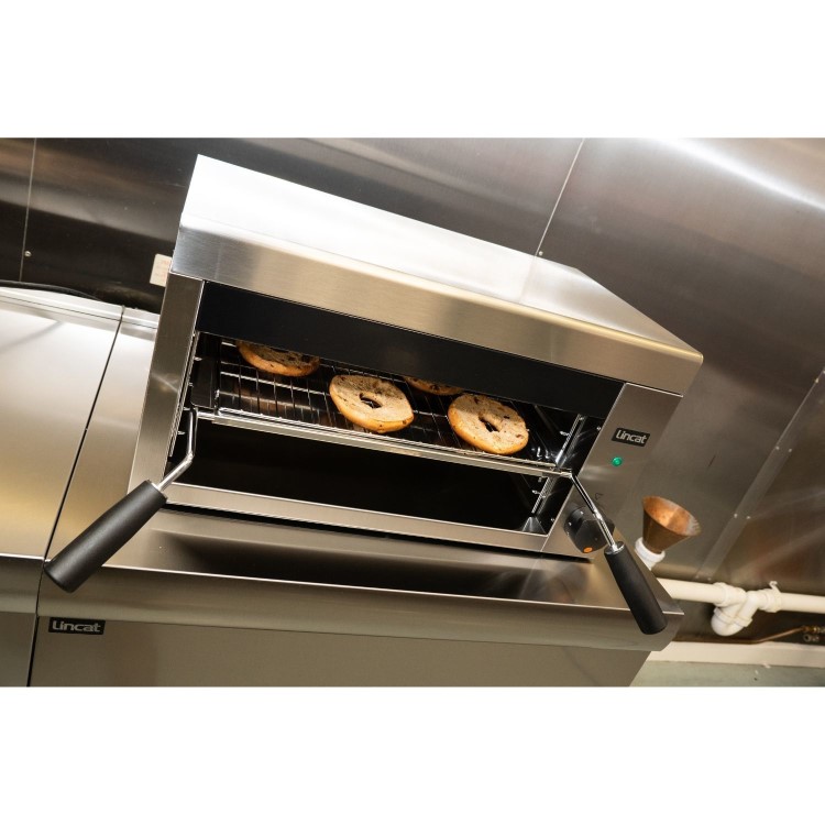 Lincat GR3 Silverlink 600 Countertop Salamander Grill - 2.8kW, Plug in, 600mm Wide